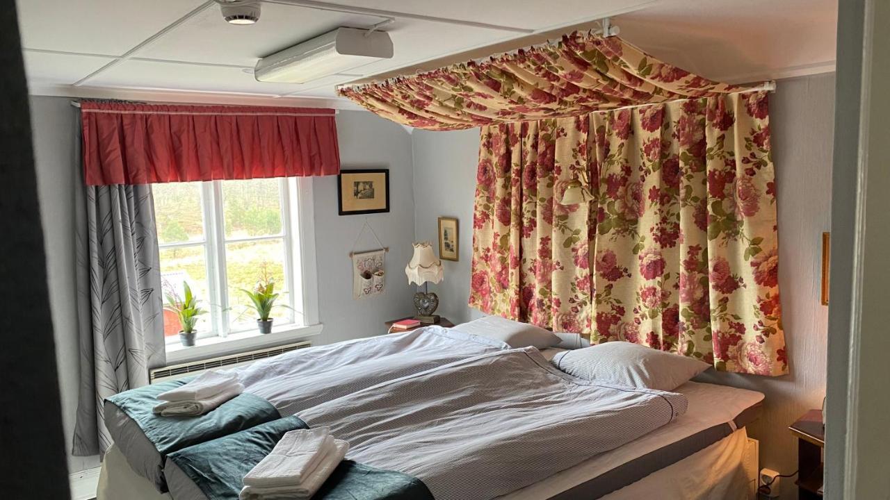 Bjoersjoeas Vildmark - Room In The Main House Olofstorp Экстерьер фото