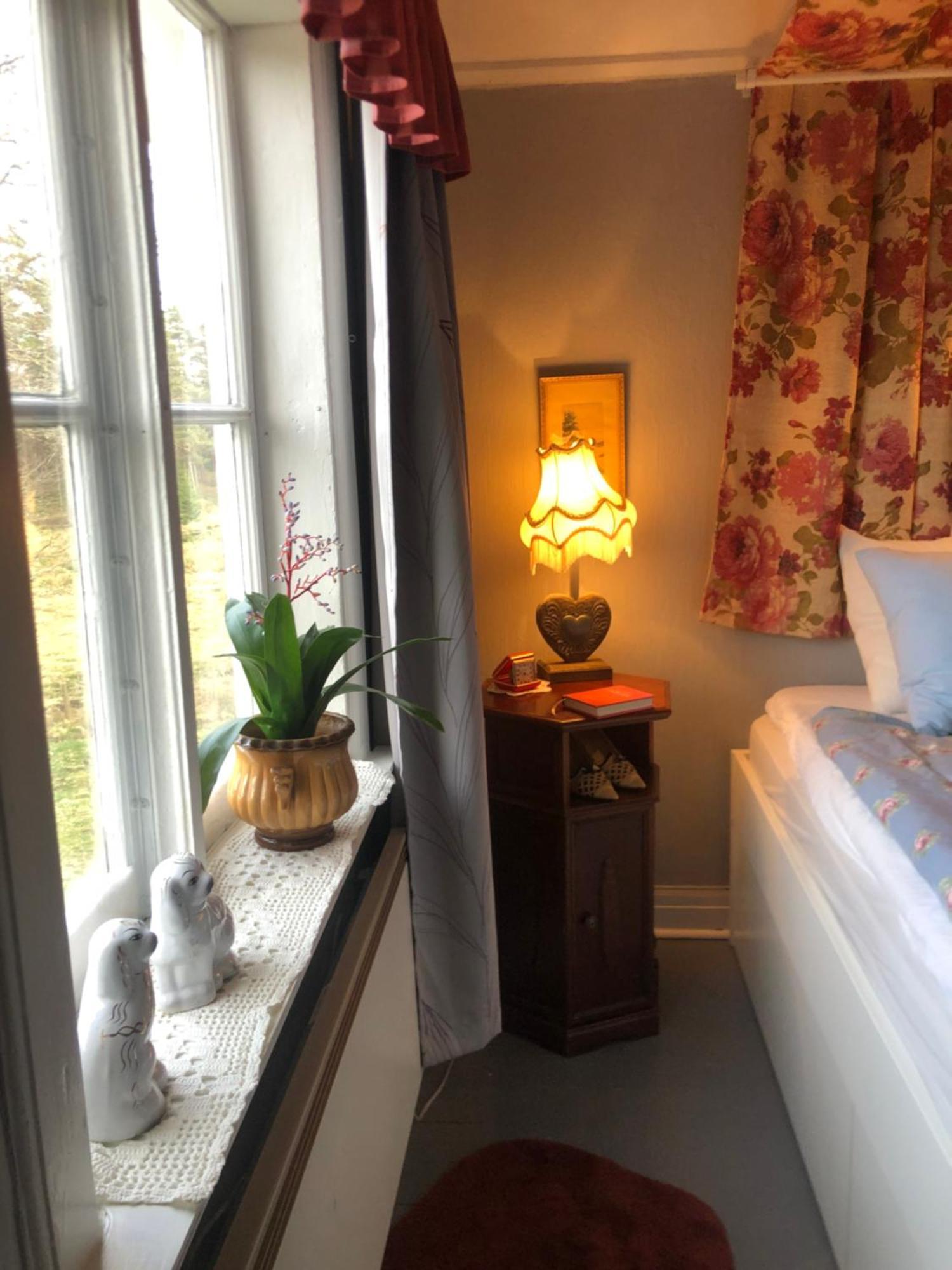 Bjoersjoeas Vildmark - Room In The Main House Olofstorp Экстерьер фото
